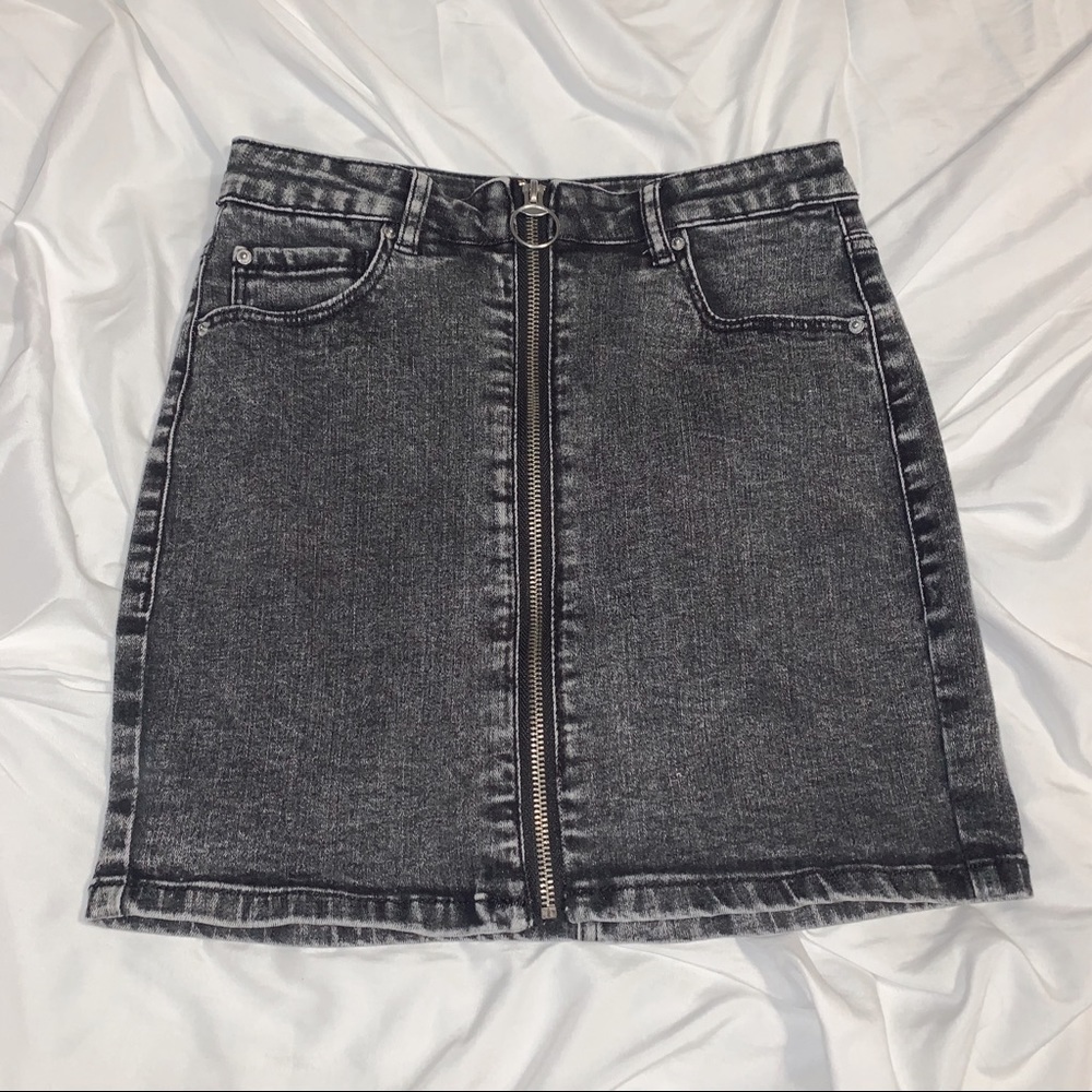 Garage skirt